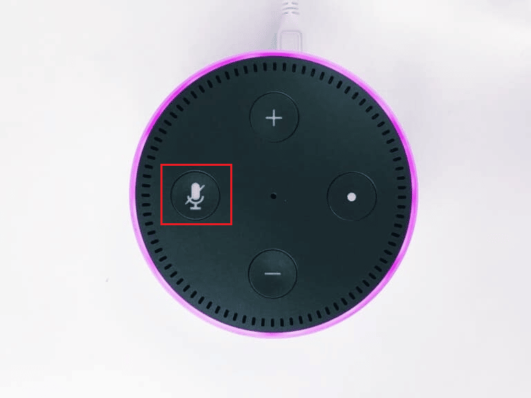 O botão do microfone está ligado/desligado na Alexa